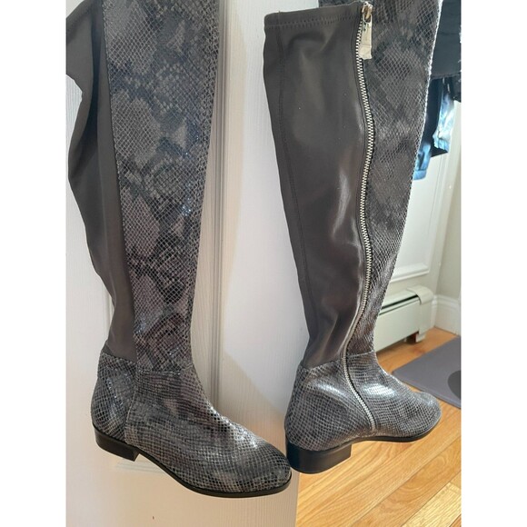 Michael Kors Boots Womens 6.5 M Zip Riding Boot Grey Snake Pattern Leather - Picture 4 of 8